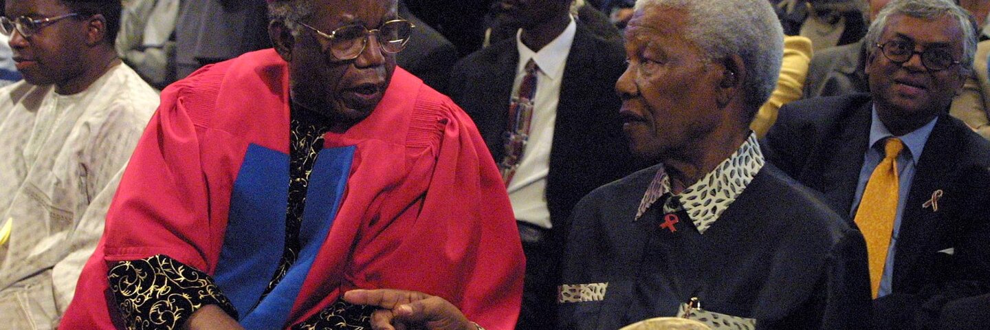 great-books-world-large-latin